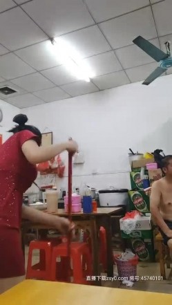 妞妞会叫苗条少妇大黑牛自慰户外车震，路边跳蛋塞逼露出回到车里口交抽插 截图10