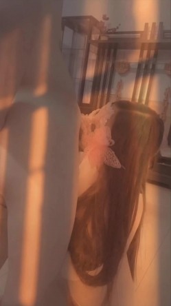 高颜值少数民族东莞女神【雪糕】露脸私拍，吹拉弹唱还玩女王调教啪啪足交相当炸裂 截图8