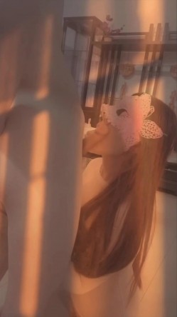 高颜值少数民族东莞女神【雪糕】露脸私拍，吹拉弹唱还玩女王调教啪啪足交相当炸裂 截图9