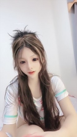 萝莉校花推荐 超正点【1点萝】美到让你鸡巴翘起 道具自慰喷水 看脸就能射的学生妹 罕见啪啪干爽 截图10