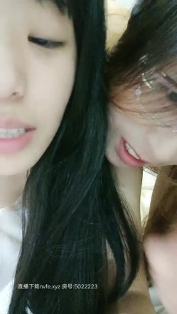 【修女白】小伙酒店双飞，一个眼睛学生妹一个少妇，身材好温柔体贴服务周到，骚到爆狂插到高潮 截图2
