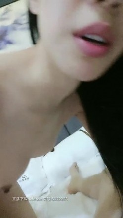 【修女白】小伙酒店双飞，一个眼睛学生妹一个少妇，身材好温柔体贴服务周到，骚到爆狂插到高潮 截图12