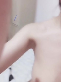 露脸才是王道！高颜长腿极品身材外围绿茶婊【琳琳子】福利~洗澡紫薇足交啪啪你的女神有钱人的母狗 截图1