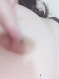 露脸才是王道！高颜长腿极品身材外围绿茶婊【琳琳子】福利~洗澡紫薇足交啪啪你的女神有钱人的母狗 截图7