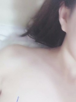 露脸才是王道！高颜长腿极品身材外围绿茶婊【琳琳子】福利~洗澡紫薇足交啪啪你的女神有钱人的母狗 截图15