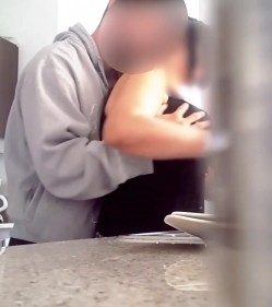 真实偷拍性侵保姆 截图2