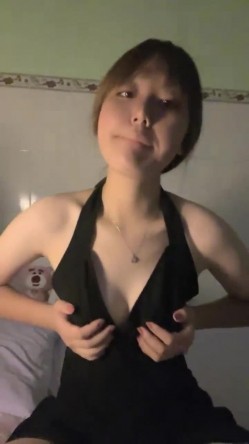 【橘子花的叶子】，跟男友没羞没臊的同居生活，小姐姐性欲超强，阴毛之浓密真是令人发指 截图1