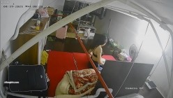 【极品稀缺 ️破解摄像头】极品服务员宿舍日常 ️小姐姐年轻美乳好坚挺 穿搭职业装制服很有气质 距离超近 高清1080P版 截图3