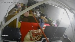 【极品稀缺 ️破解摄像头】极品服务员宿舍日常 ️小姐姐年轻美乳好坚挺 穿搭职业装制服很有气质 距离超近 高清1080P版 截图6