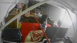 【极品稀缺 ️破解摄像头】极品服务员宿舍日常 ️小姐姐年轻美乳好坚挺 穿搭职业装制服很有气质 距离超近 高清1080P版 截图7