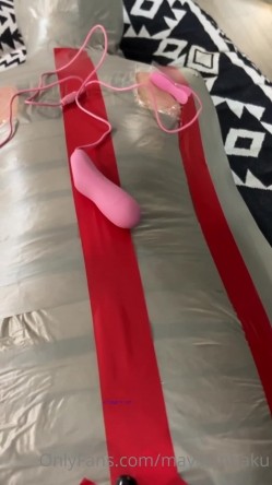 极品反差绿帽癖淫妻母狗【艾蜜莉】解锁私拍完结篇~协闺蜜约战粉丝换老公4P叠插排插超辣眼睛 截图12