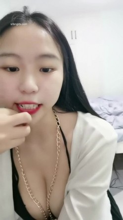 新人~大波妹~宇宙超级大~【麦子】全裸特写~道具自慰~美呆了~良家妹子下海~骚的很~这巨乳太给力 截图1