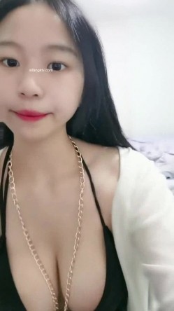 新人~大波妹~宇宙超级大~【麦子】全裸特写~道具自慰~美呆了~良家妹子下海~骚的很~这巨乳太给力 截图3