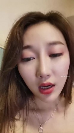 高颜值【欲火小妖】新人美女口活一流啪啪颜射自慰秀~~ 截图3