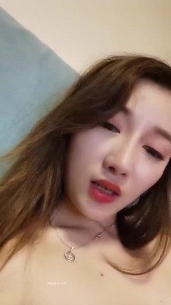 高颜值【欲火小妖】新人美女口活一流啪啪颜射自慰秀~~ 截图11