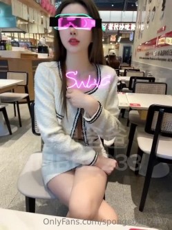 推特绝美颜值九头身丝袜高跟美腿名媛网黄主人的玩具「海绵宝宝」「小海绵」OF大尺度性爱私拍 截图9