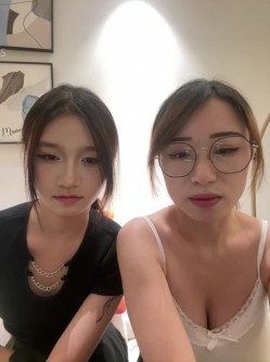 ️清纯主播【202509yoyo】表姐带着表妹下海直播、在线教口活、练习做爱姿势 截图2
