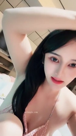 明星颜值新人绿播女神百开小雪下海 最终还是抵不过榜上大哥的金钱诱惑约见线下酒店啪啪连小菊花都被玩了 截图1