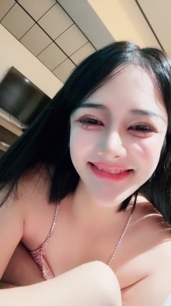 明星颜值新人绿播女神百开小雪下海 最终还是抵不过榜上大哥的金钱诱惑约见线下酒店啪啪连小菊花都被玩了 截图2