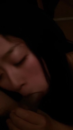 【云盘泄密】，白富美被男友拍下艳照，小提琴手，气质反差婊，床上淫娃口交毒龙都熟悉 截图5