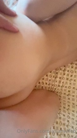 亚裔淫妻小母狗「小兔」OF日常性生活私拍 小只马蝴蝶逼口活一绝 截图6