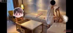 推特『ROSEWU』门槛新作 【NTR人妻系列】《老公在一旁欣赏高跟美腿淫妻被单男输出》 截图9