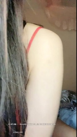 深圳极品巨乳御姐，G罩杯吊带红裙罩住两只大波，揉奶裸舞诱惑，奶大怎么玩都可以，波推最爽！ 截图3