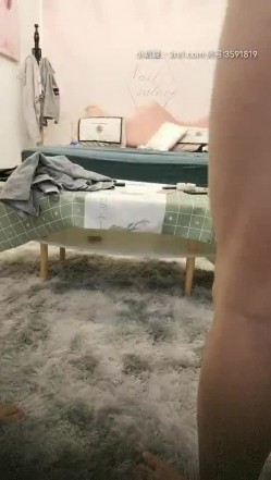 【野狼出击老王回归】酒店偷拍双飞漂亮妹子，老王再现经典抱人高潮摔床，刺激劲爆雄风依旧 截图5