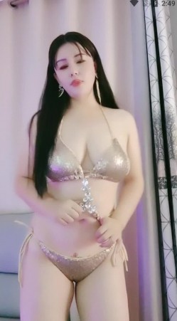 极品巨乳奶妈~完美露脸 ️胸大屁股打，纯天然的真奶子，撩骚手里干货多~爱了爱了 ️听得哥哥已走火喷射！！ 截图9