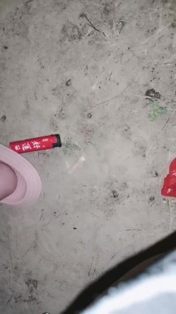 户外女神深夜开撩，勾搭夜钓大哥激情啪啪，露脸漏奶又漏逼，奥迪车上草，抠到淫水泛滥，口交大鸡巴无套爆草 截图6