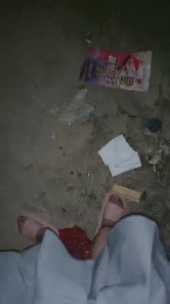户外女神深夜开撩，勾搭夜钓大哥激情啪啪，露脸漏奶又漏逼，奥迪车上草，抠到淫水泛滥，口交大鸡巴无套爆草 截图7