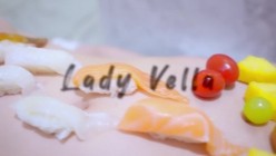 坐拥32万内衣博主-Lady Vella-大尺度私密付费私拍-据说好多狼友撸虚了 截图1