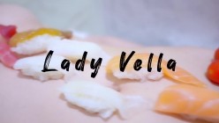 坐拥32万内衣博主-Lady Vella-大尺度私密付费私拍-据说好多狼友撸虚了 截图2