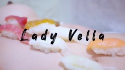坐拥32万内衣博主-Lady Vella-大尺度私密付费私拍-据说好多狼友撸虚了 截图3