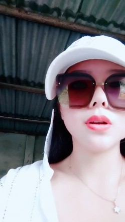 渣女来袭勾引路人打野户外激情啪啪，刺激的做爱现场让小哥舔逼口交大鸡巴揉骚奶子，后入爆草骚逼和菊花刺激 截图16