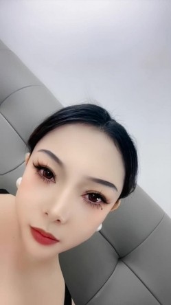 短发御姐【仓井蓝】黑丝高跟极品巨乳 掰逼展示假屌自慰 被炮友猛插 截图16