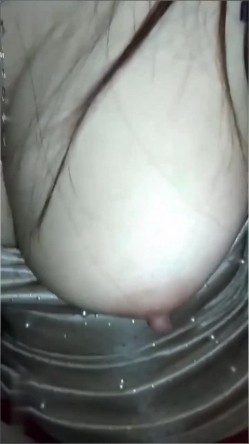 【真实勾搭巨乳气质美女老板】奶子坚挺圆润，购物中心厕所操逼，紧张又刺 截图14