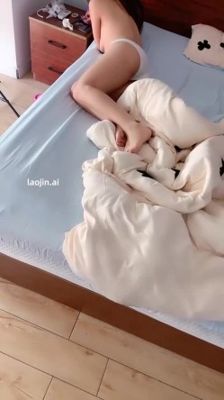 真实良家人妻，【欲求不满小少妇】，中年夫妻的居家日常，颇有几分姿色，和老公依旧干得火热 截图12