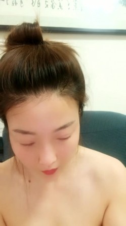 县城的极品小少妇，【小河弯弯】，户外尿尿~道具自慰~无套啪啪~内射口爆吞精 截图1