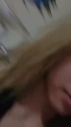18岁大学生~【爱水的金鱼】赚点零花钱~深夜收费~道具自慰秀~住在亲戚家，想做爱了！ 截图10