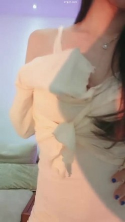 明星颜值女神 ️一库一库 ️：紧身牛仔裤男人的最爱加上这会吸人小穴太美了！ 截图10