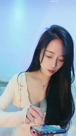 明星颜值女神 ️一库一库 ️：紧身牛仔裤男人的最爱加上这会吸人小穴太美了！ 截图13