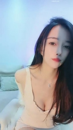 明星颜值女神 ️一库一库 ️：紧身牛仔裤男人的最爱加上这会吸人小穴太美了！ 截图14