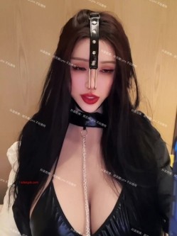 穷人女神金主母狗！巨乳绿茶婊【顾灵曦】私拍福利，吃屌车震道具自慰，被土豪无套射了满背 截图1