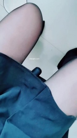 【漂亮女老师】川大24岁英语老师~上课大黑牛狂喷水~1举2得~！~学位证大胆亮出来，985就是厉害 截图13