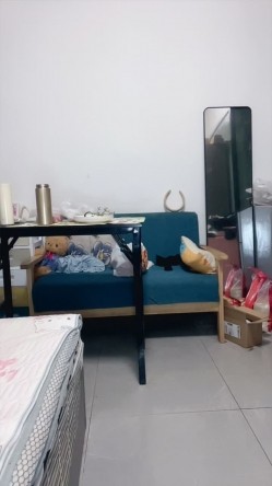 骨感少女~【小桃姐】排骨男老虎般的舔逼 舔一下叫一下看这口水多流出了 截图4