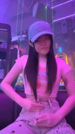 酒店女神，醉生梦死的每一天，羡煞众人，【03年安琪拉表妹】，夜店狂欢，喝醉都吐了，酒店啪啪 截图3