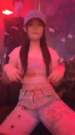 酒店女神，醉生梦死的每一天，羡煞众人，【03年安琪拉表妹】，夜店狂欢，喝醉都吐了，酒店啪啪 截图11