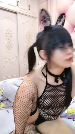 变态骚母狗~20小时~【一线天莹莹】口爆内射~喷水！纯种母狗，好鸡儿变态~！ 截图3