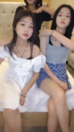 七彩女神『18岁梦涵』午夜激情群P狂嗨 狂射两次交功课 熟悉的内射 高清源码无水印 截图2